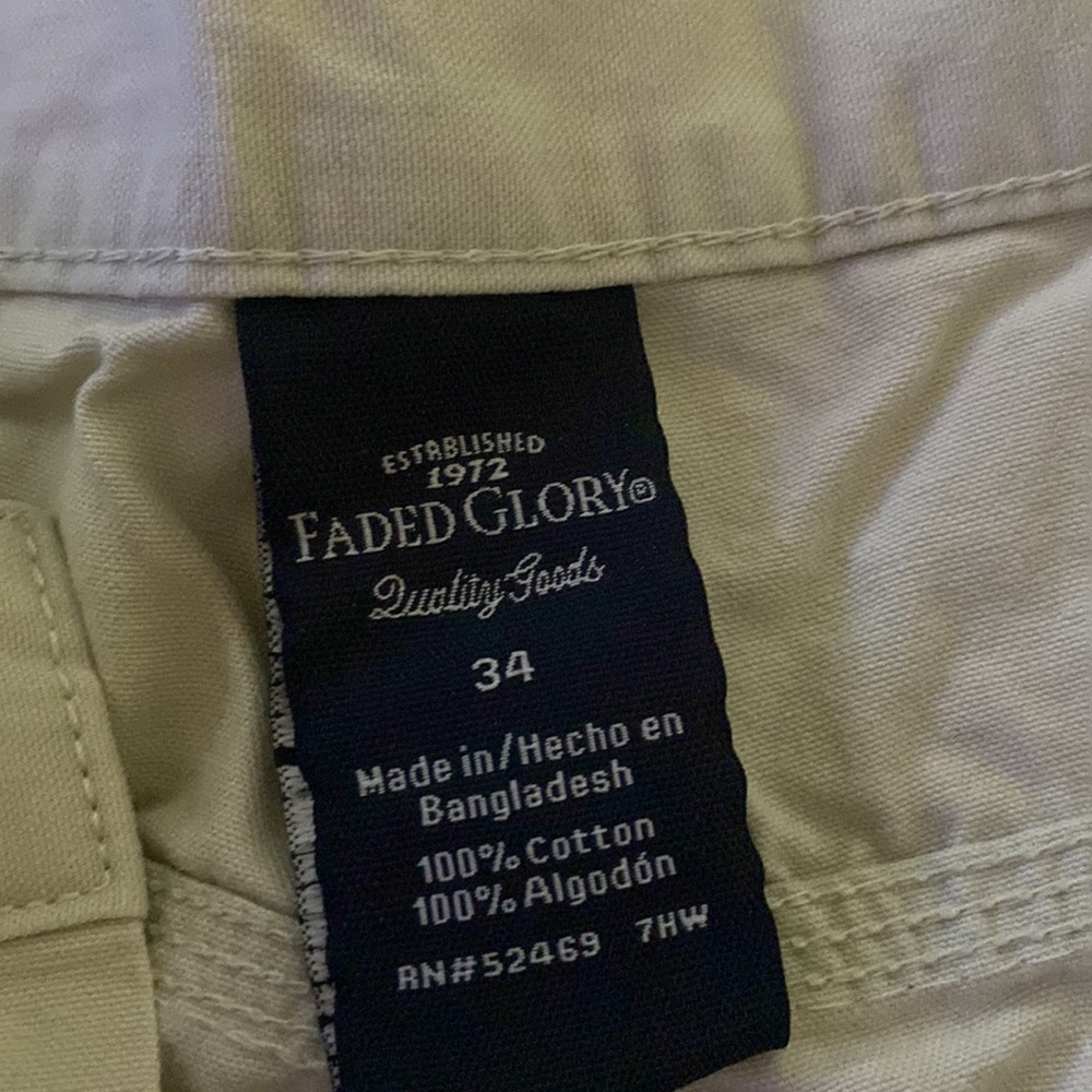 Shorts - Picture 2 of 3